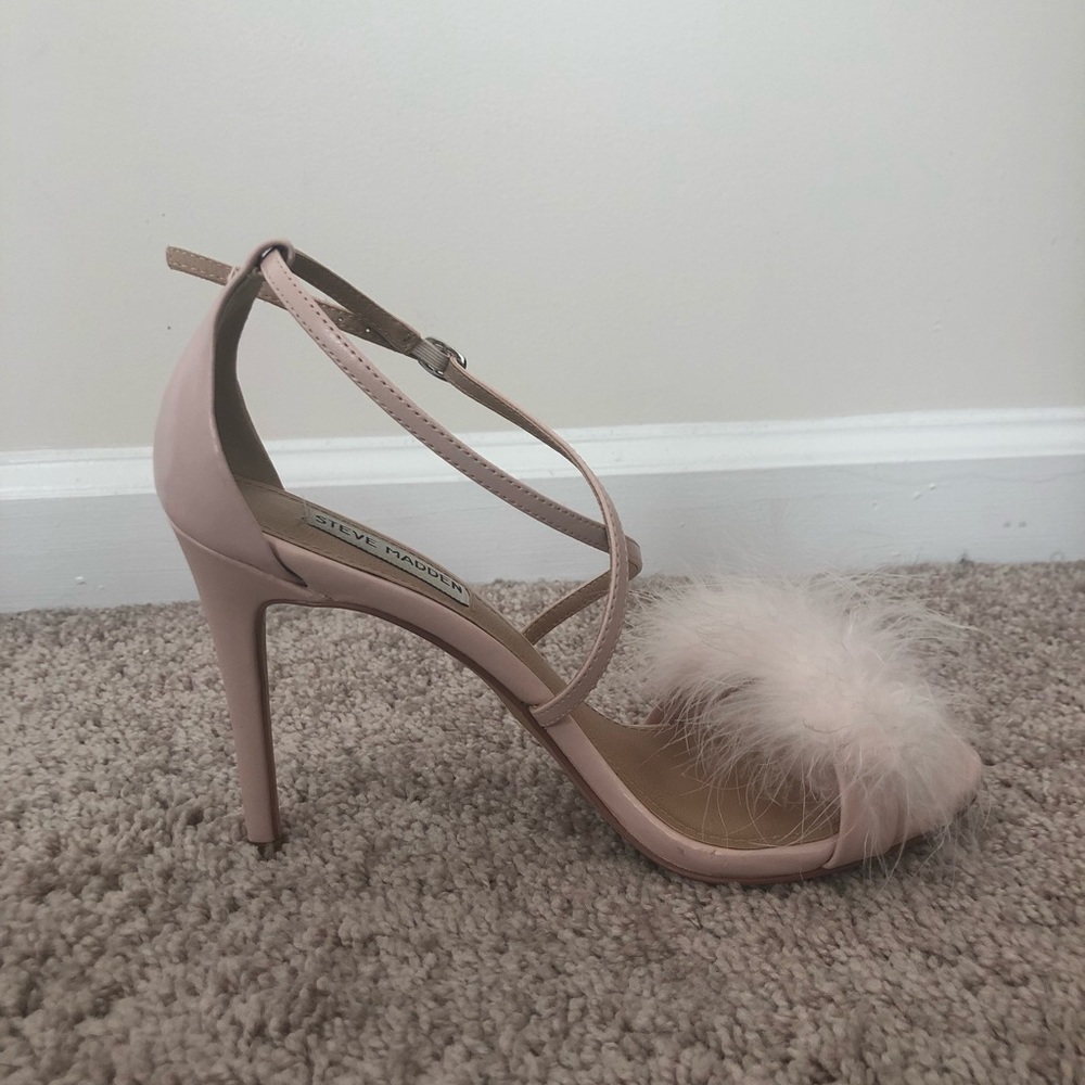 4” Fuzzy Blush Steve Madden Heels - Picture 2 of 4